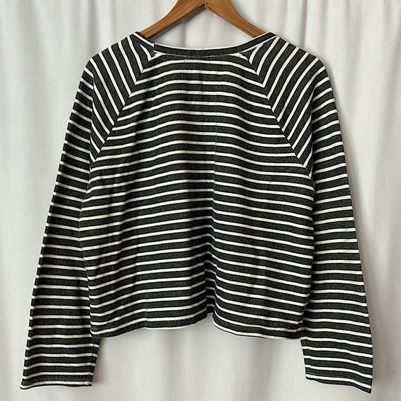 Beyond Yoga Comfy Black/White Striped Sweatshirt Top **Size L** - Picture 2 of 3